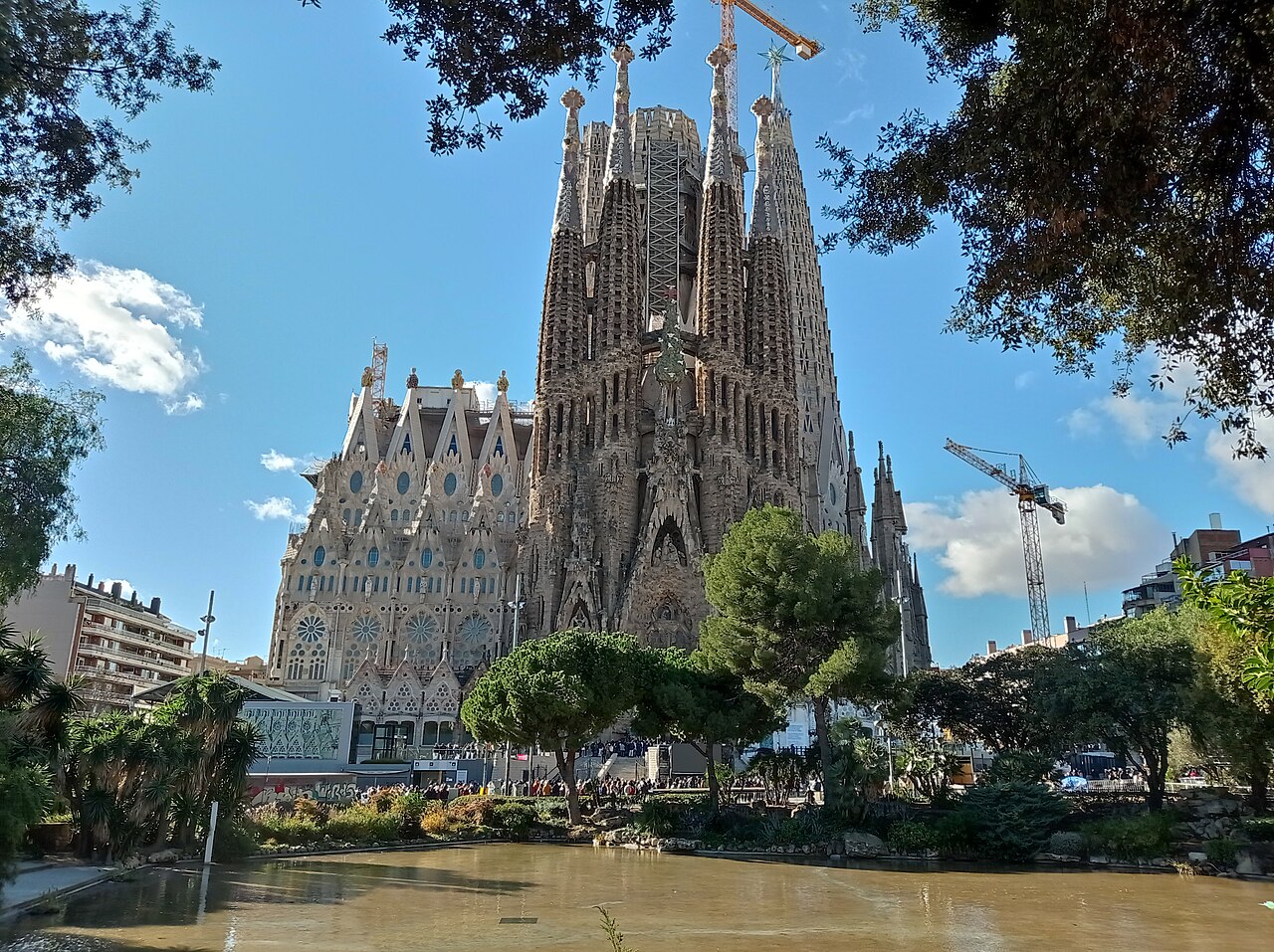 Brown Belt On Vacation In Barcelona Visits 4 Gyms, Zero Gaudi Buildings, Tells Wife 'We Basically Toured The City'