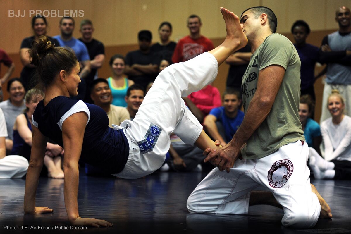 Local Gym's New Social Media Intern Has Discovered Motivational Quotes Over Training Footage