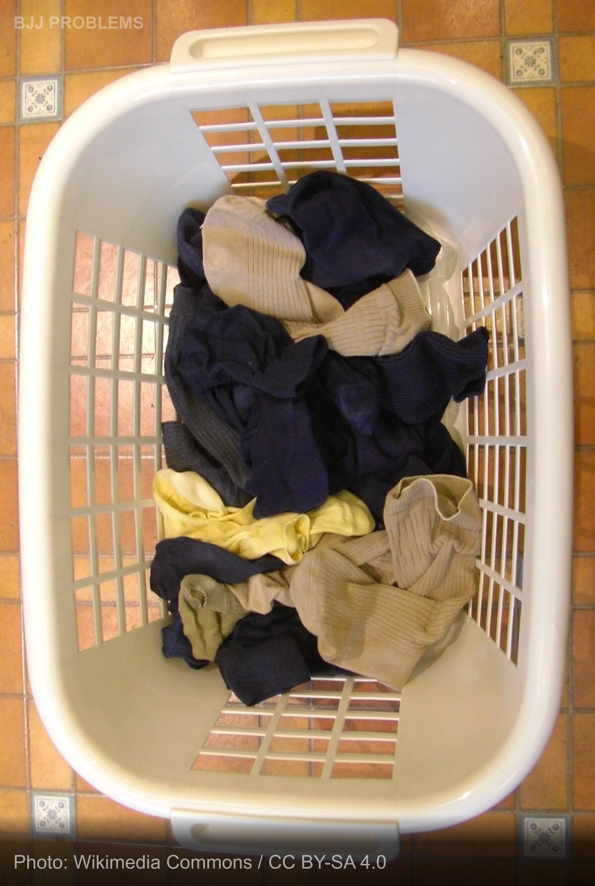 Man Confirms He Has Been Wearing The Same Rashguard All Week, Says He 'Turned It Inside Out' On Tuesday